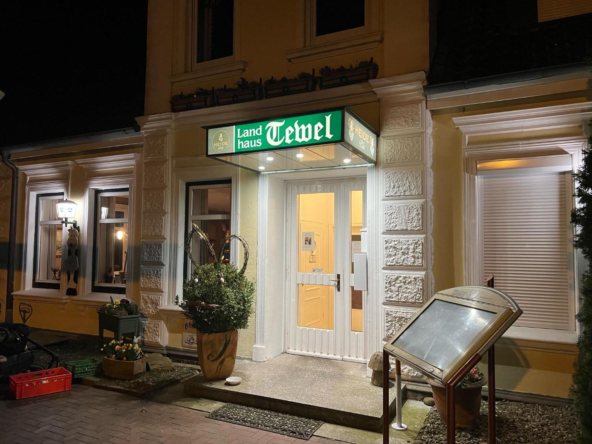 Landhaus Tewel Hotel Mit Restaurant Dış mekan fotoğraf
